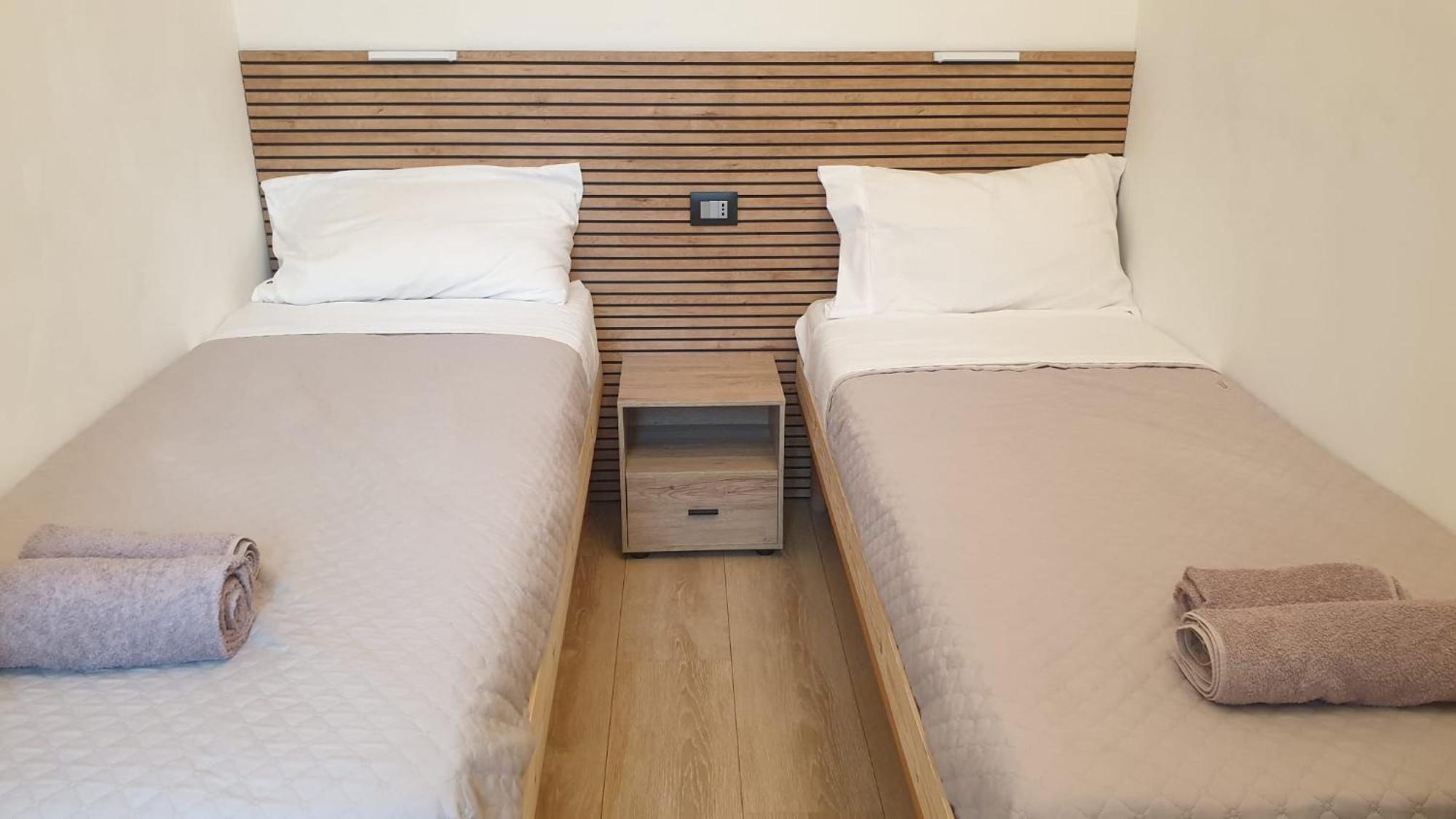 Your Lovely Home, Porta Venezia-1 Queen Bed, 3 Single Beds, 1 Sofa Bed- Milán Exterior foto